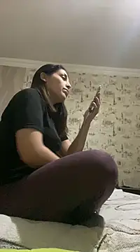 Snapshot of Rosanna_Rennie chatting on February 2025 06:42:01 PM Rosanna Rennie online show from February 2025 06:42:01 PM