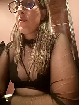 Snapshot of CHARLOTTE_1711 chatting on April 2026 03:34:01 AM CHARLOTTE 1711 online show from April 2026 03:34:01 AM