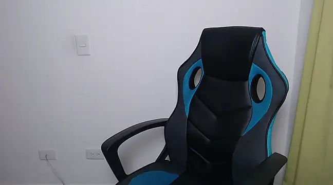 Snapshot of juli_love11 chatting on February 2025 02:50:01 AM juli love11 online show from February 2025 02:50:01 AM