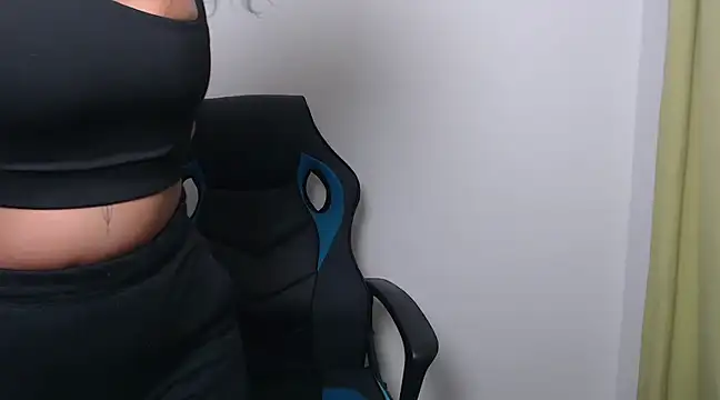 Snapshot of juli_love11 chatting on February 2025 12:08:01 AM juli love11 online show from February 2025 12:08:01 AM