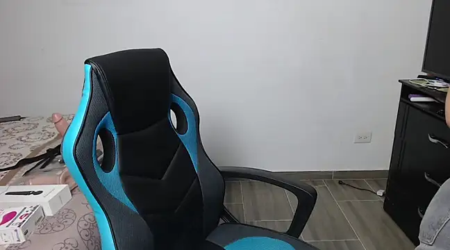 Snapshot of juli_love11 chatting on March 2025 11:48:01 PM juli love11 online show from March 2025 11:48:01 PM