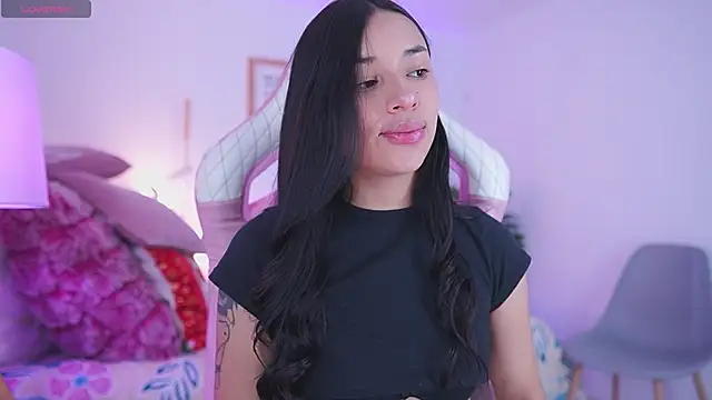 Snapshot of Hade_collinss chatting on February 2025 05:18:02 PM Hade collinss online show from February 2025 05:18:02 PM