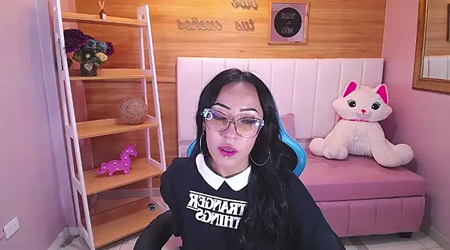 victoria ricci a online show from February 2025 04:29:01 PM