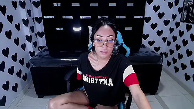 victoria ricci a online show from February 2025 08:01:01 PM