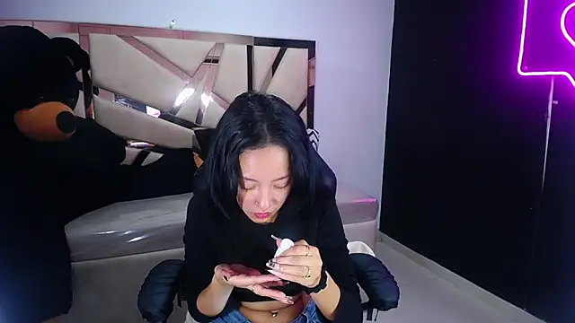 victoria ricci a online show from March 2025 04:35:01 PM