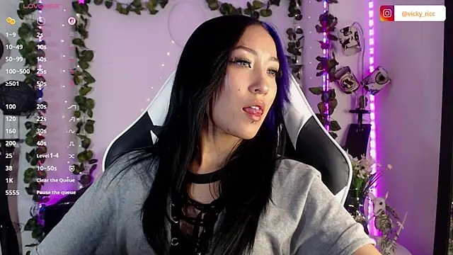 victoria ricci a online show from September 2025 04:34:02 AM