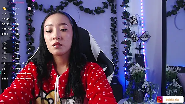 victoria ricci a online show from October 2025 04:32:02 AM