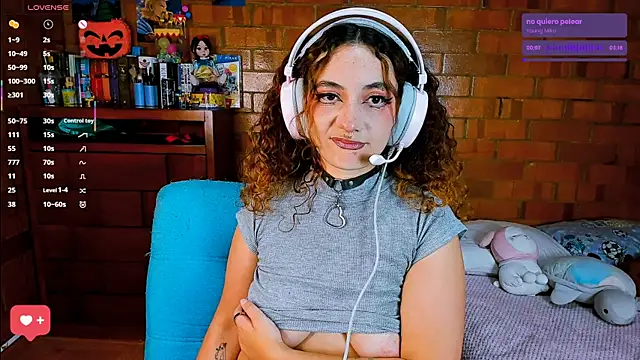 Snapshot of Annycolin_ chatting on October 2025 12:01:02 AM Annycolin online show from October 2025 12:01:02 AM