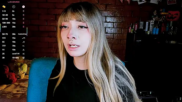 Snapshot of Annycolin_ chatting on February 2026 04:27:02 AM Annycolin online show from February 2026 04:27:02 AM