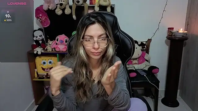 Princezzlove3 online show from November 2025 02:28:02 AM