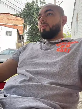 arturguy00 online show from April 2026 02:58:01 PM