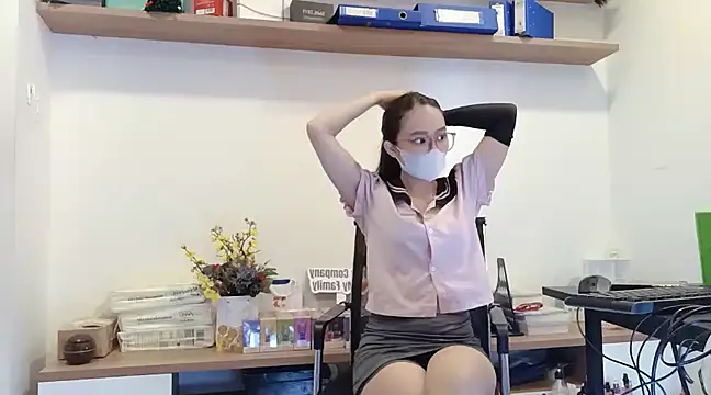 Snapshot of Lush-Office chatting on February 2025 03:17:02 AM Lush-Office online show from February 2025 03:17:02 AM