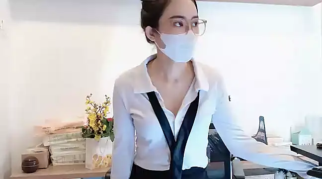 Snapshot of Lush-Office chatting on March 2025 12:08:01 AM Lush-Office online show from March 2025 12:08:01 AM