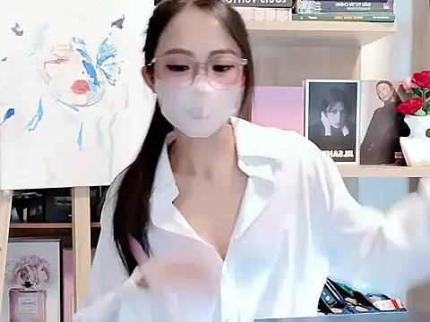 Snapshot of Lush-Office chatting on October 2025 01:39:01 PM Lush-Office online show from October 2025 01:39:01 PM