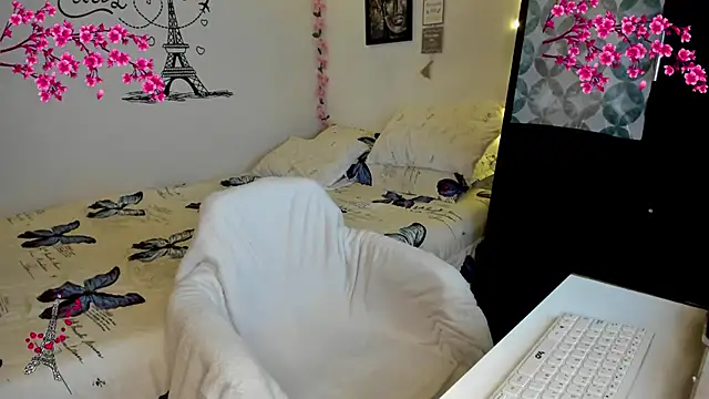 Snapshot of nataparis chatting on January 2026 12:26:02 AM nataparis online show from January 2026 12:26:02 AM