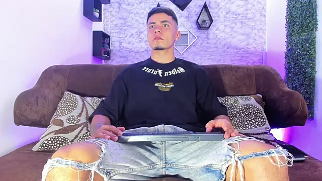 Snapshot of Thomass_conor chatting on October 2025 07:15:02 PM Thomass conor online show from October 2025 07:15:02 PM