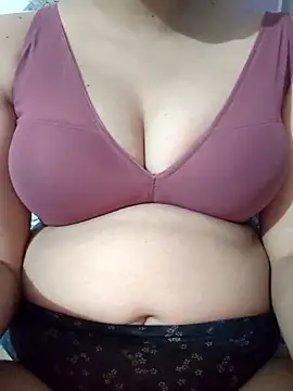 Snapshot of nikkibenza chatting on April 2026 06:35:01 PM nikkibenza online show from April 2026 06:35:01 PM