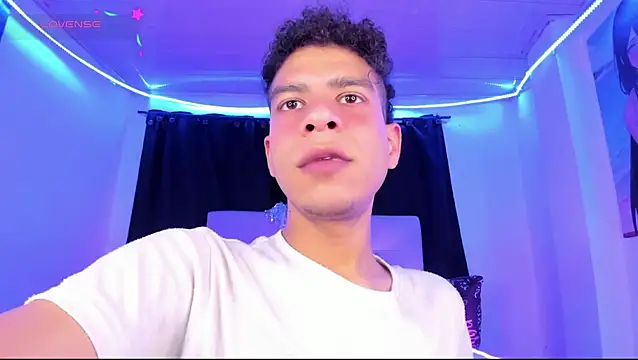 Ethan Boyy online show from May 2026 07:56:01 PM