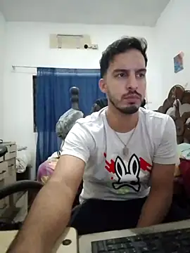 Snapshot of alejo5288 chatting on October 2025 02:04:01 AM alejo5288 online show from October 2025 02:04:01 AM