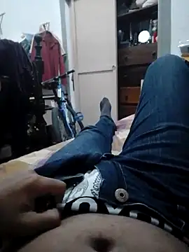 Snapshot of alejo5288 chatting on October 2025 03:28:02 AM alejo5288 online show from October 2025 03:28:02 AM