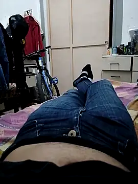 Snapshot of alejo5288 chatting on October 2025 02:41:01 AM alejo5288 online show from October 2025 02:41:01 AM