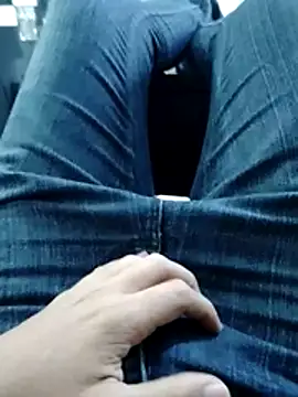 Snapshot of alejo5288 chatting on October 2025 06:26:02 PM alejo5288 online show from October 2025 06:26:02 PM