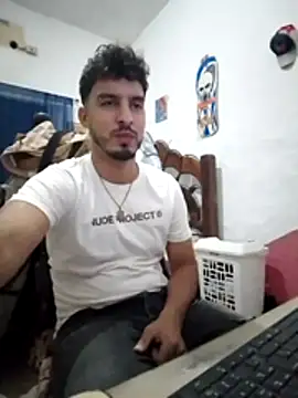 Snapshot of alejo5288 chatting on November 2025 02:44:02 AM alejo5288 online show from November 2025 02:44:02 AM