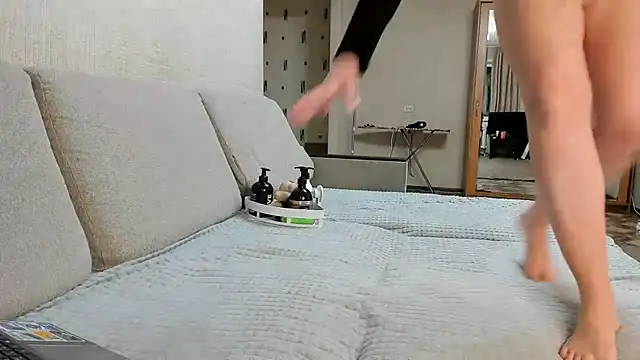 Snapshot of KittyMeawsX chatting on November 2025 10:50:02 AM KittyMeawsX online show from November 2025 10:50:02 AM