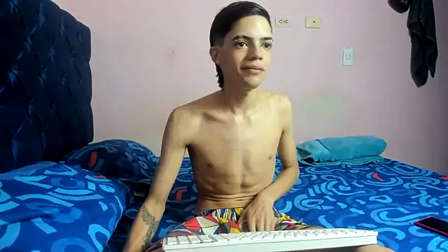 Latinos 2001 online show from March 2026 11:50:02 AM