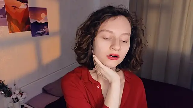 Snapshot of Leya_Curly chatting on March 2025 12:24:01 PM Leya Curly online show from March 2025 12:24:01 PM