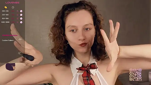 Snapshot of Leya_Curly chatting on September 2025 03:02:01 PM Leya Curly online show from September 2025 03:02:01 PM