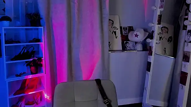 Snapshot of Sahara_Shields chatting on November 2025 10:12:02 AM Sahara Shields online show from November 2025 10:12:02 AM