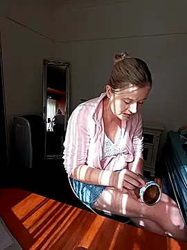 Vintasia online show from September 2025 01:24:02 PM