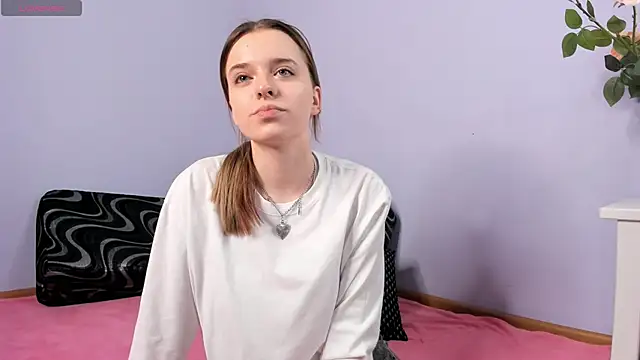 MonaClive online show from January 2025 02:48:01 PM