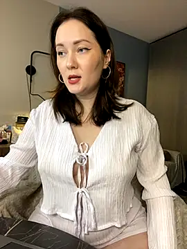 Kiss My Body online show from November 2025 05:12:02 PM