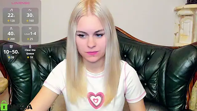 Snapshot of HillEva chatting on September 2025 07:50:01 PM HillEva online show from September 2025 07:50:01 PM