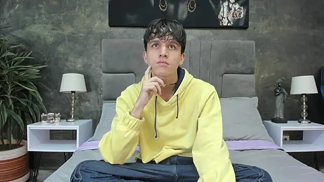 Snapshot of bruce_hans chatting on November 2025 12:04:01 PM bruce hans online show from November 2025 12:04:01 PM