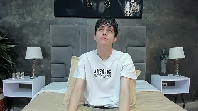 Snapshot of bruce_hans chatting on December 2025 11:52:01 AM bruce hans online show from December 2025 11:52:01 AM