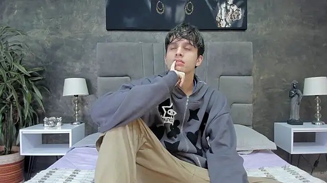 Snapshot of bruce_hans chatting on February 2026 11:53:02 AM bruce hans online show from February 2026 11:53:02 AM