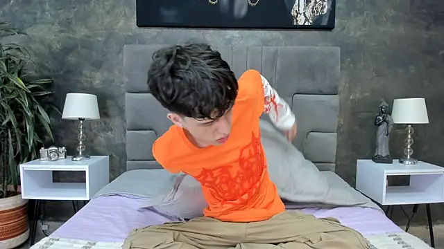 Snapshot of bruce_hans chatting on February 2026 11:35:02 AM bruce hans online show from February 2026 11:35:02 AM