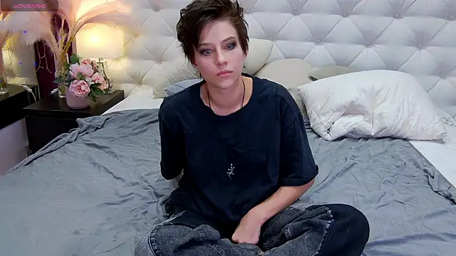 via mayer  online show from September 2025 12:59:02 AM