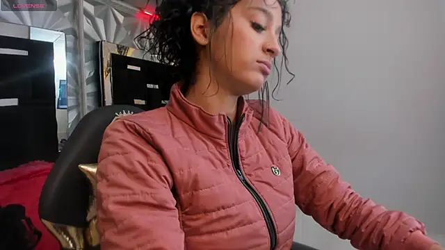 Snapshot of Shelley-Hack chatting on February 2025 01:17:02 PM Shelley-Hack online show from February 2025 01:17:02 PM