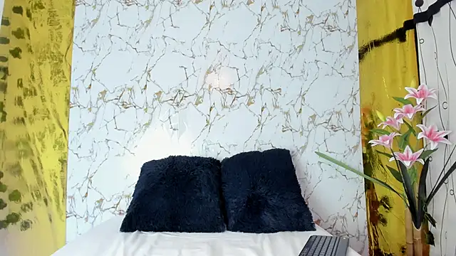 Christal Golden online show from October 2025 06:39:01 PM