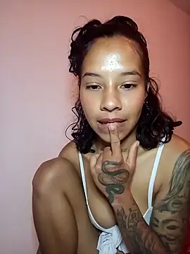 Snapshot of Miss_sparkle00 chatting on February 2025 07:57:02 AM Miss sparkle00 online show from February 2025 07:57:02 AM