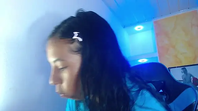 Snapshot of Miss_sparkle00 chatting on October 2025 04:24:01 AM Miss sparkle00 online show from October 2025 04:24:01 AM