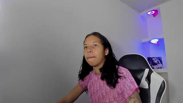 Snapshot of Miss_sparkle00 chatting on November 2025 04:49:01 AM Miss sparkle00 online show from November 2025 04:49:01 AM