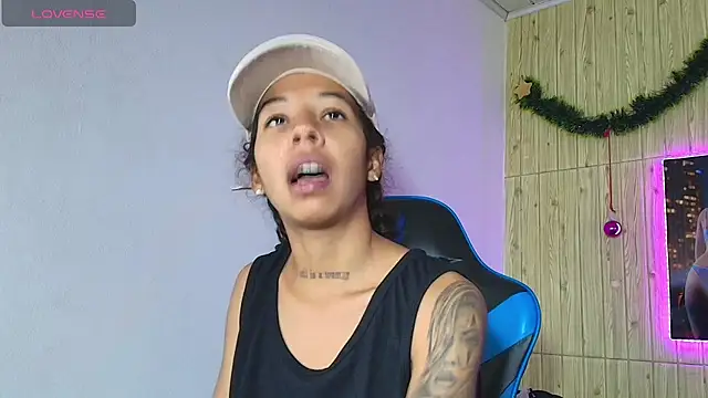 Snapshot of Miss_sparkle00 chatting on January 2026 08:12:01 PM Miss sparkle00 online show from January 2026 08:12:01 PM