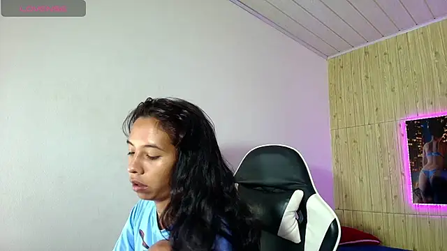 Snapshot of Miss_sparkle00 chatting on January 2026 08:22:02 PM Miss sparkle00 online show from January 2026 08:22:02 PM