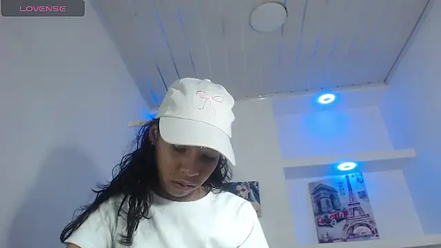 Snapshot of Miss_sparkle00 chatting on January 2026 08:01:02 PM Miss sparkle00 online show from January 2026 08:01:02 PM