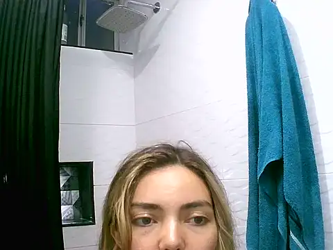 Snapshot of VittoriaTaylor chatting on April 2026 11:20:02 PM VittoriaTaylor online show from April 2026 11:20:02 PM